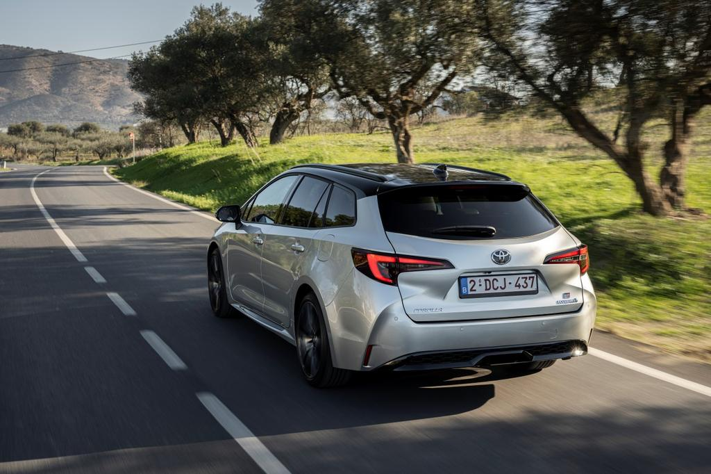 Toyota_Corolla_14180_54740.webp