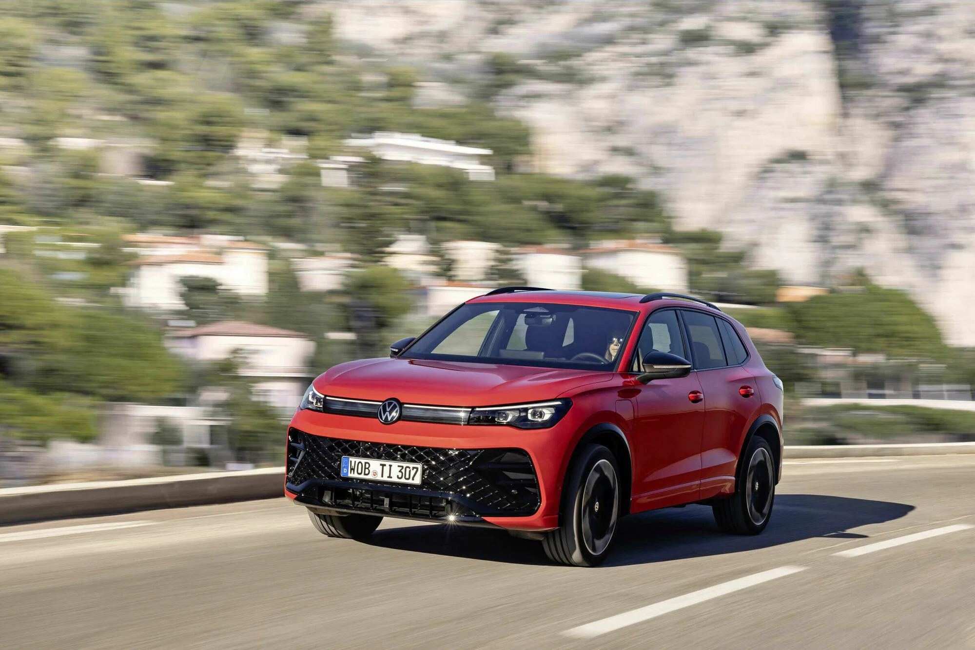 Volkswagen_Tiguan_17664_57489.webp