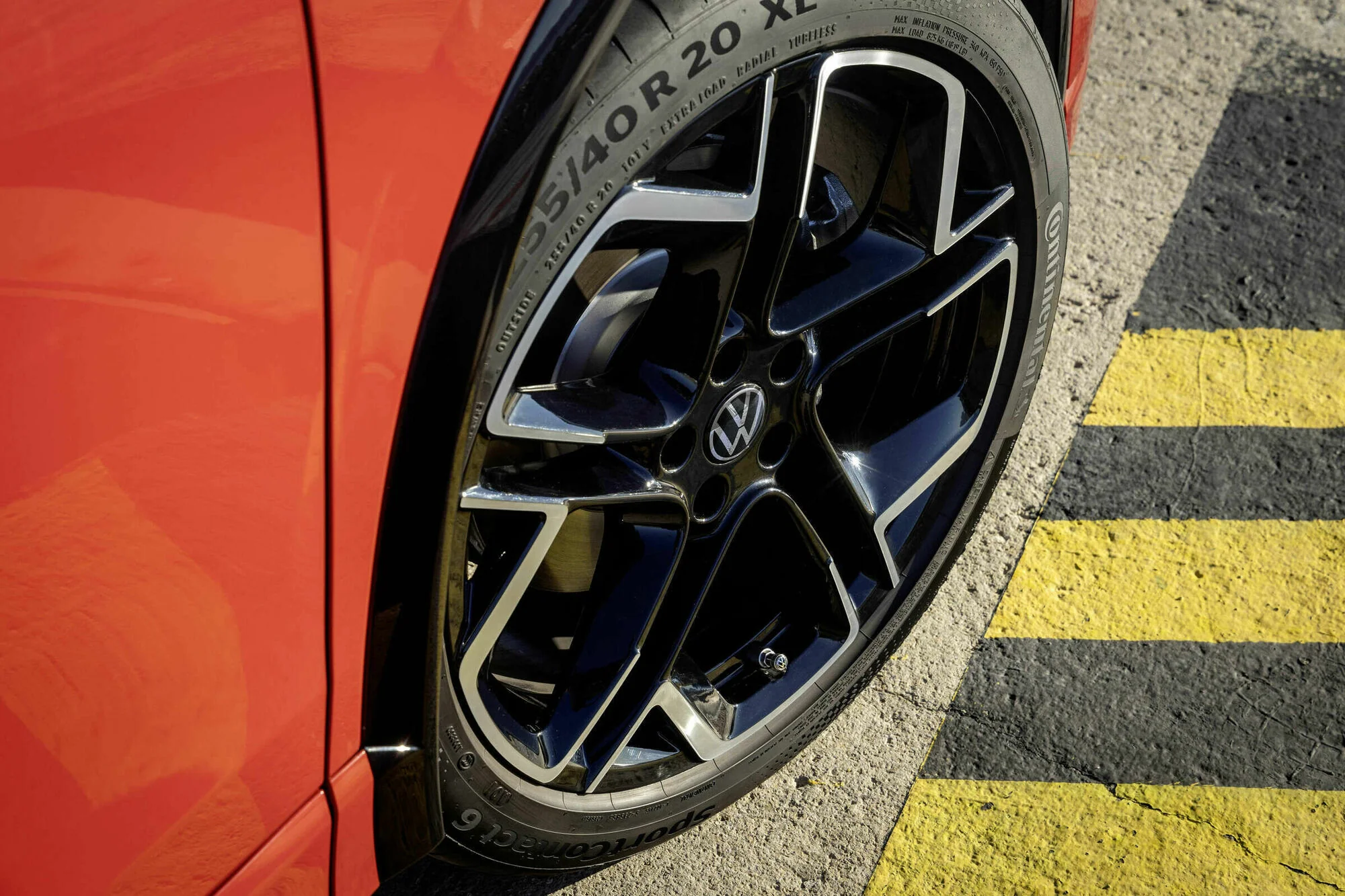 Volkswagen_Tiguan_17665_57494.webp