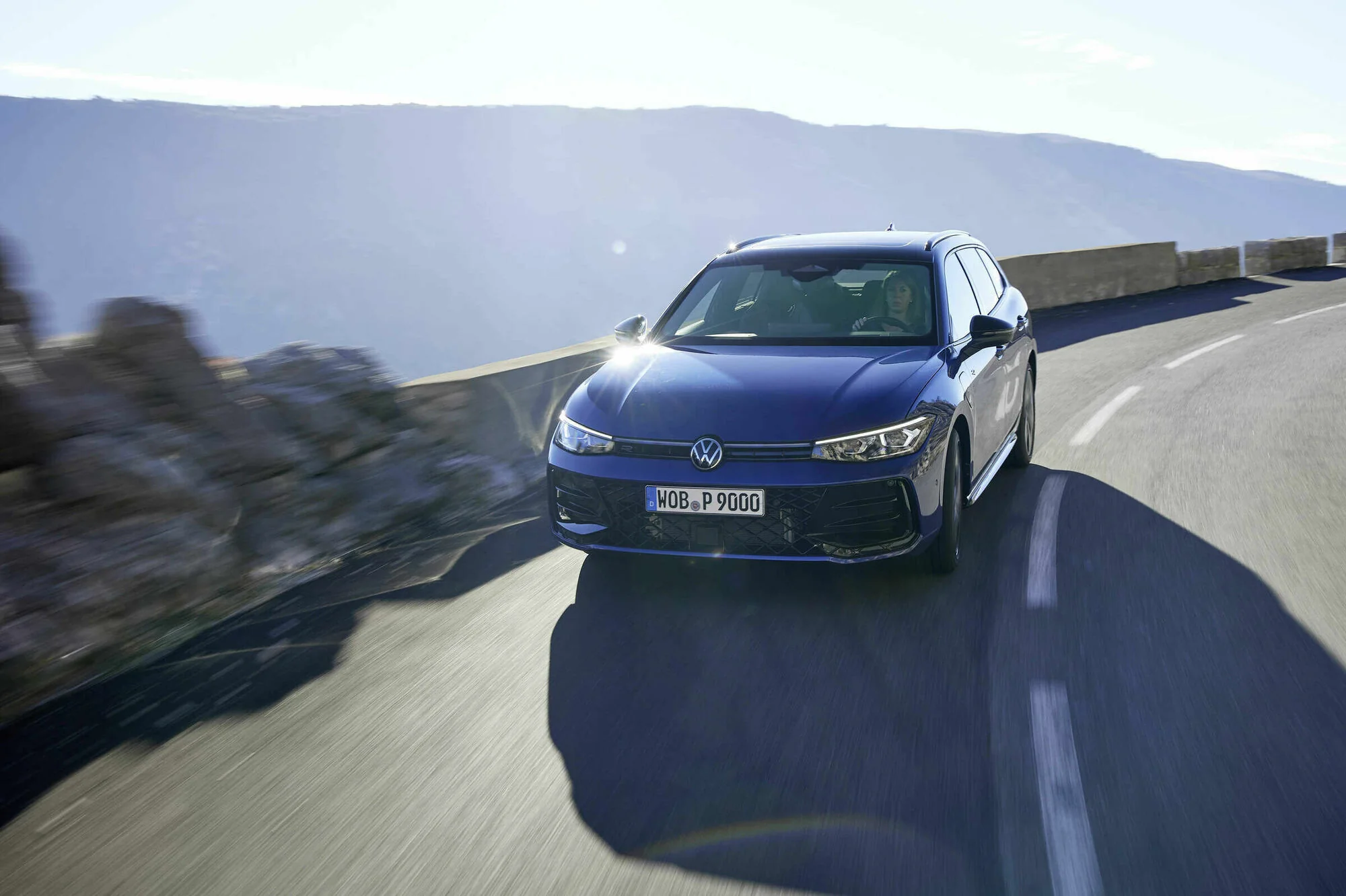 Volkswagen_Passat_17668_57504.webp