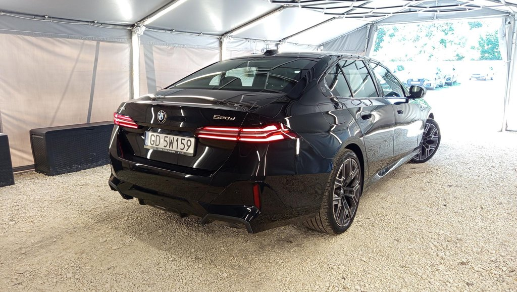 BMW_520d_17828_58210.webp