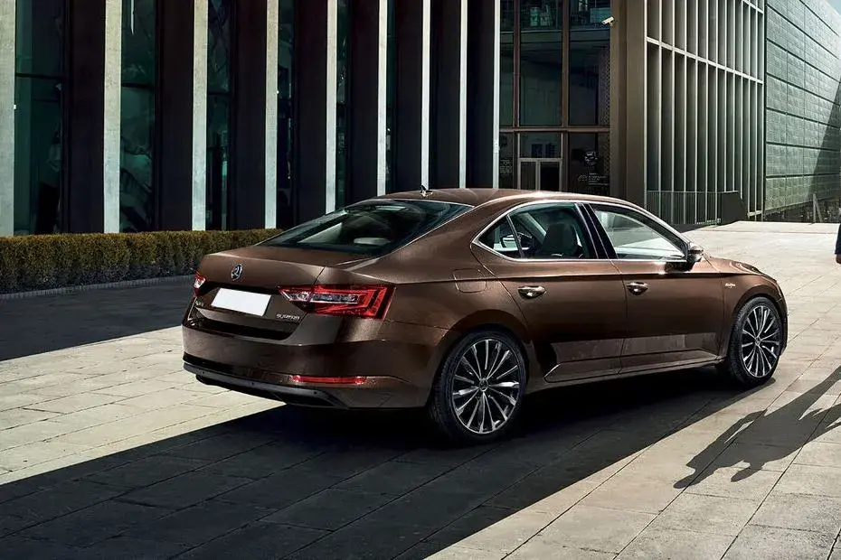 Skoda_Superb_17877_58528.webp