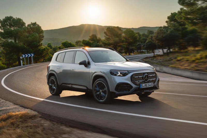Mercedes_GLB_17472_60060.webp