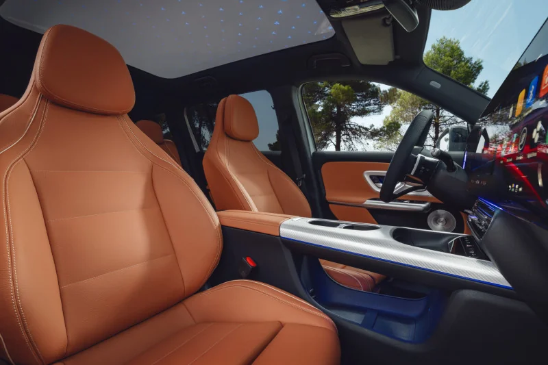 Mercedes_GLB_17474_60065.webp