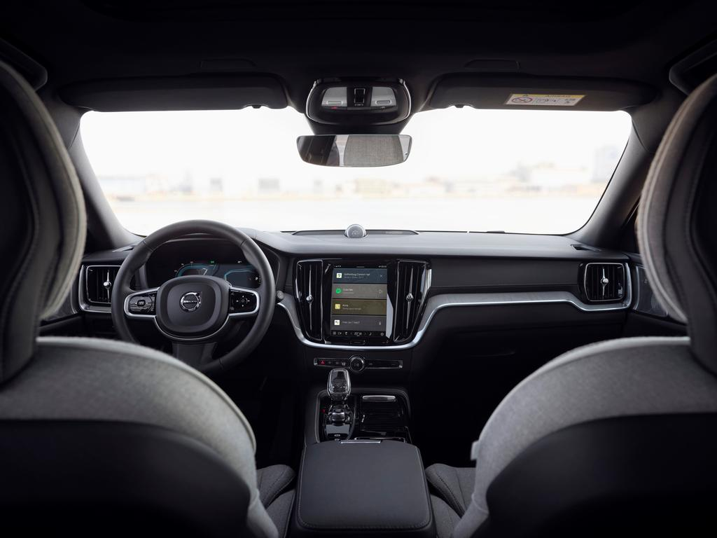 Volvo_V60_18073_60317.webp