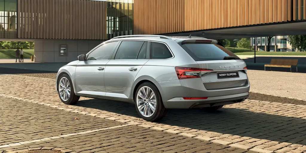 Skoda_Superb_18091_60364.webp