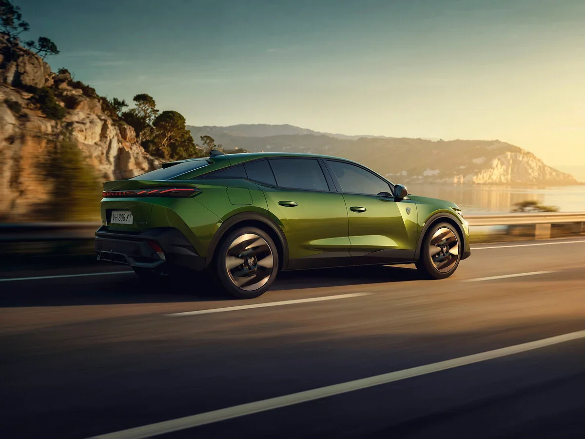 Peugeot_408_18301_62000.webp