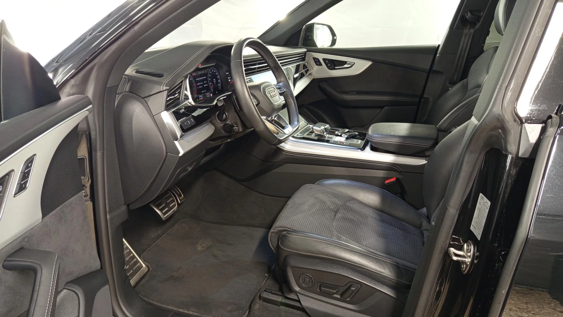 Audi_Q8_18431_63193.webp