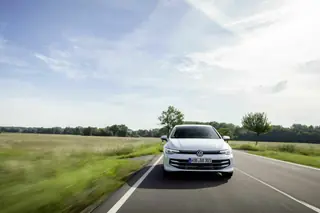 Volkswagen_Golf_17657_57433.webp