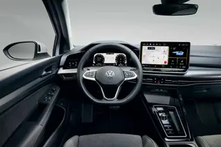 Volkswagen_Golf_17657_57436.webp