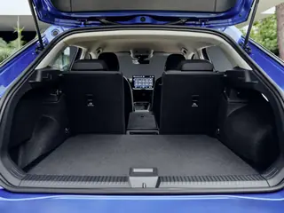Volkswagen_T-Roc_17661_57466.webp