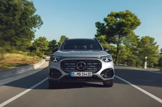 Mercedes_GLB_17470_60061.webp