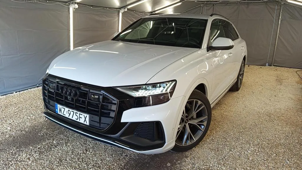 Audi_Q8_15158.webp