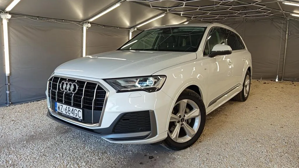 Audi_Q7_16306.webp