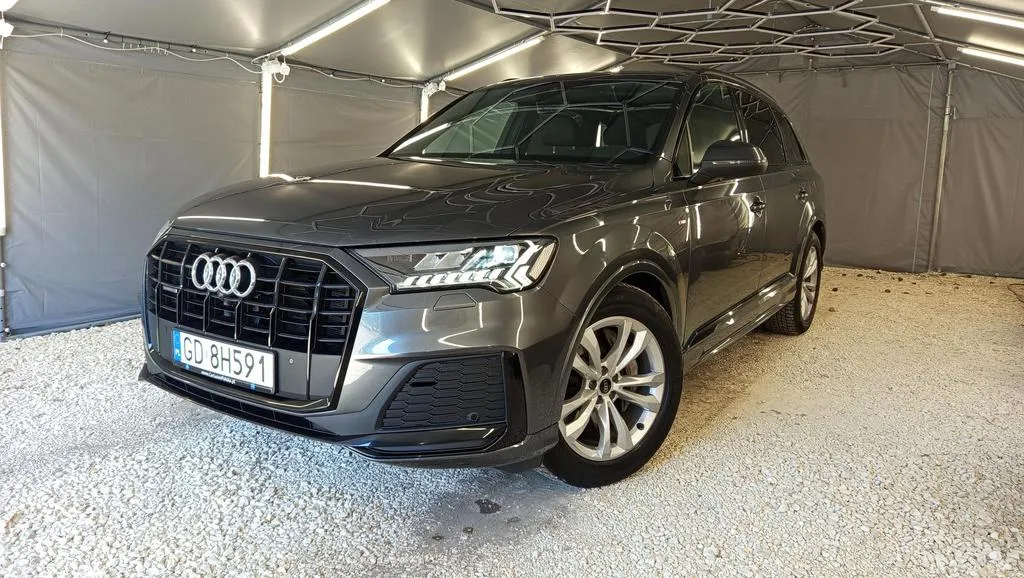 Audi_Q7_16660.webp
