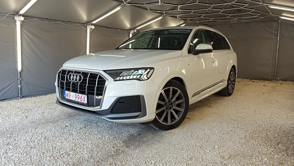 Audi_Q7_16946.webp