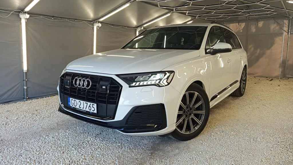 Audi_Q7_17228.webp