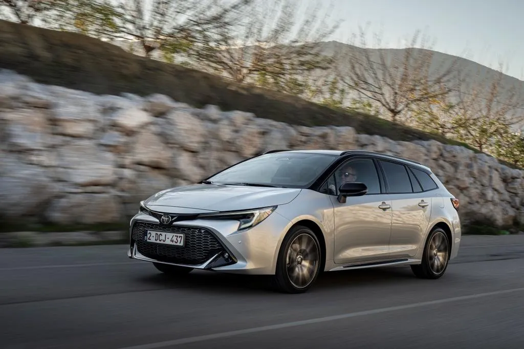 Toyota_Corolla_17254_62461.webp