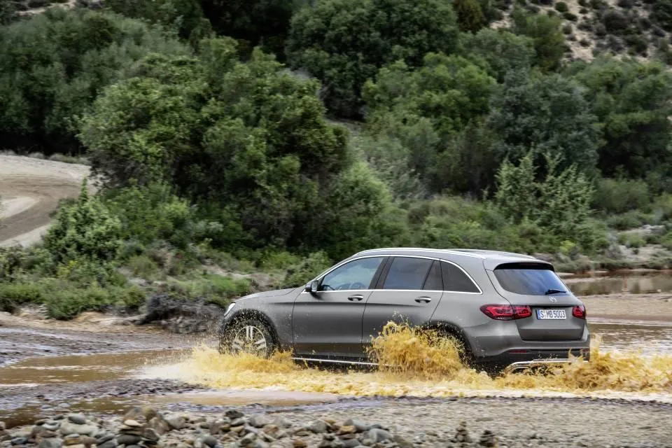 Mercedes_GLC_17415_60021.webp