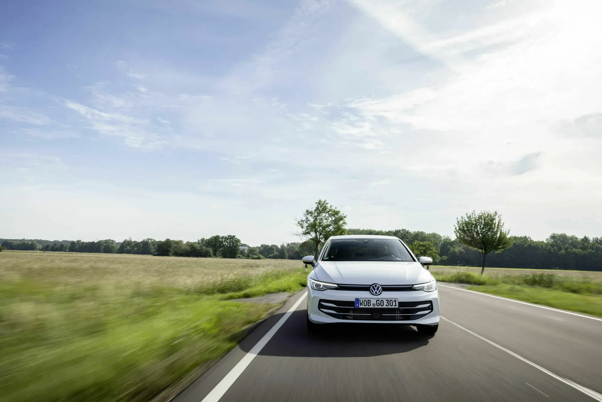 Volkswagen_Golf_17657_57433.webp