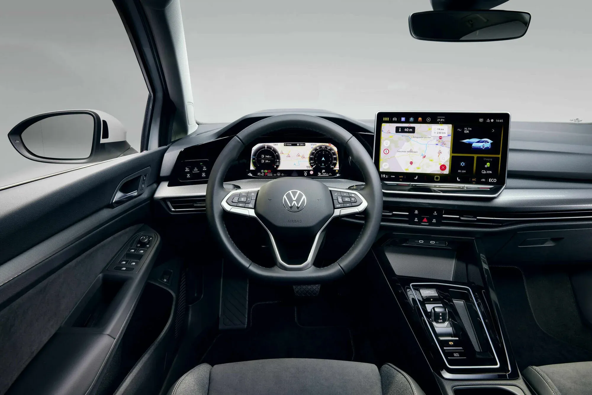 Volkswagen_Golf_17657_57436.webp