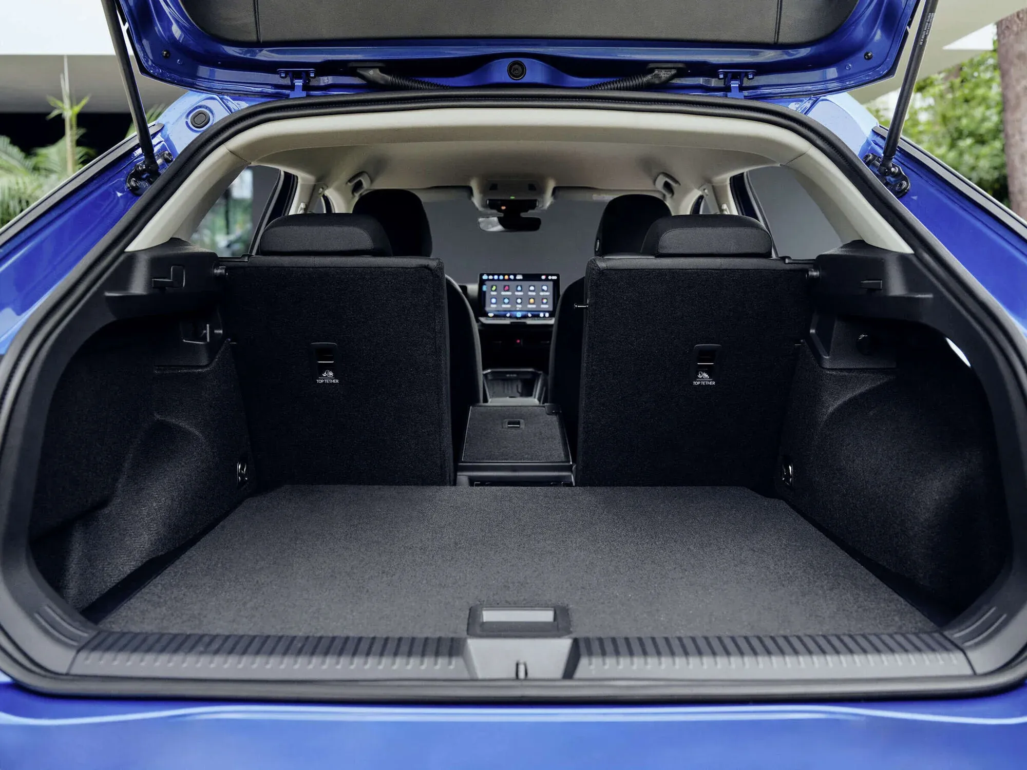 Volkswagen_T-Roc_17659_57466.webp