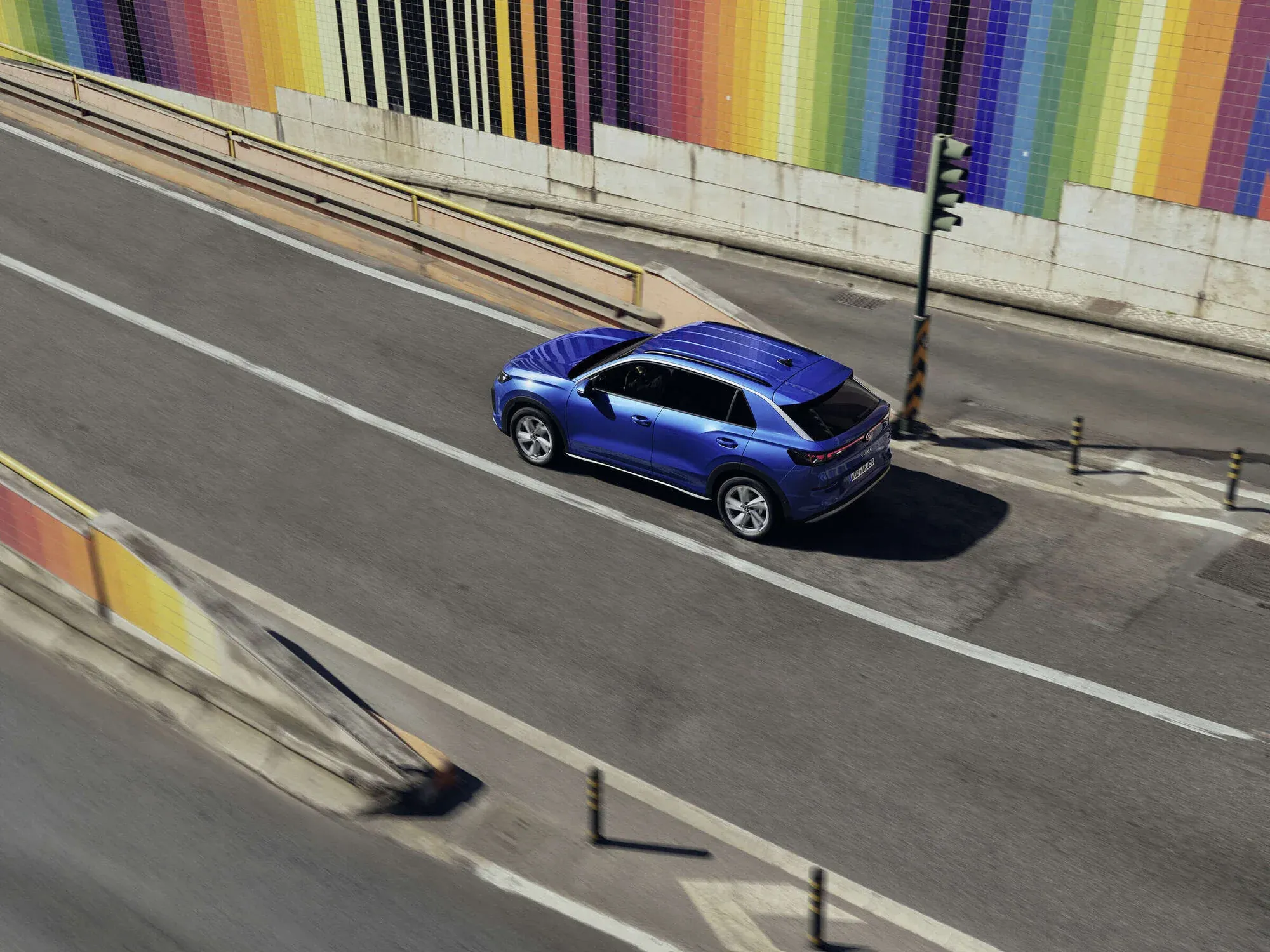 Volkswagen_T-Roc_17660_57463.webp