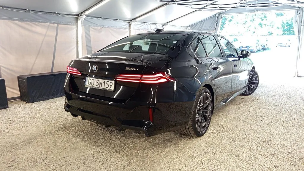 BMW_520d_17828_58210.webp