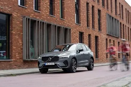 Volvo_XC60_17862_58464.webp