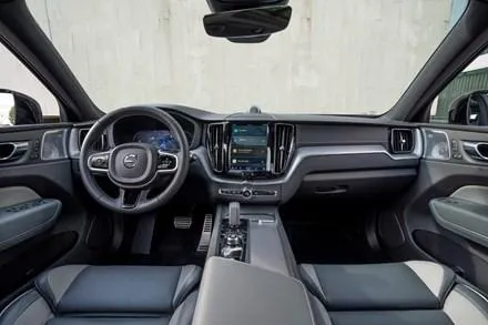 Volvo_XC60_17865_58465.webp