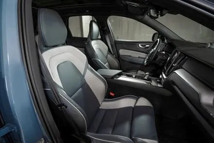 Volvo_XC60_17865_58467.webp