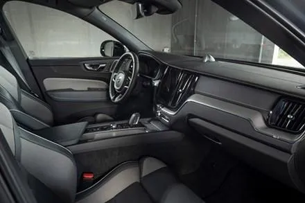 Volvo_XC60_17867_58466.webp