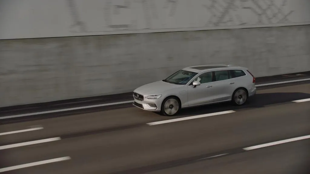 Volvo_V60_18074_60314.webp