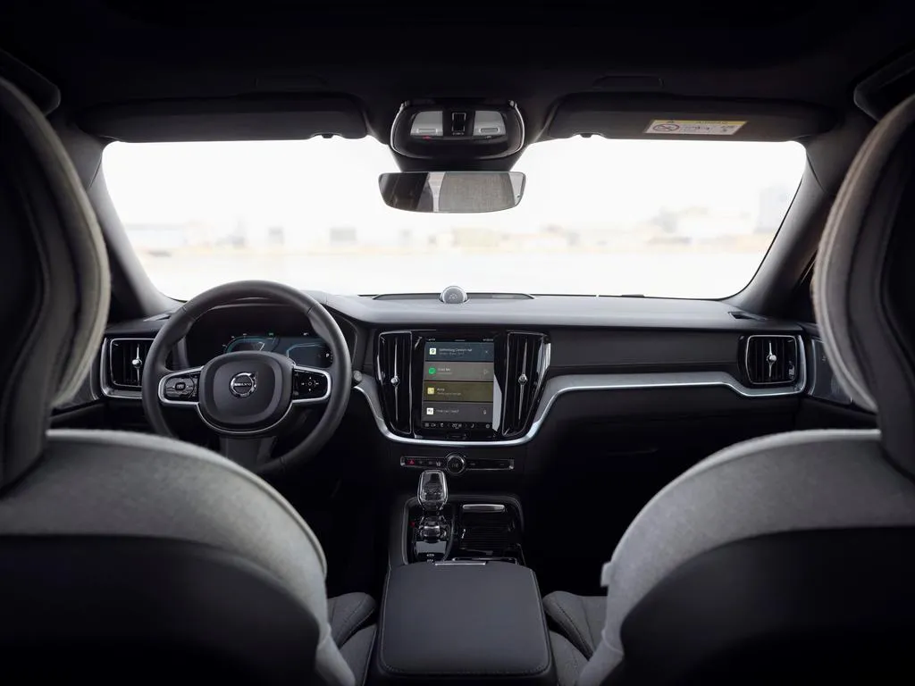 Volvo_V60_18086_60317.webp