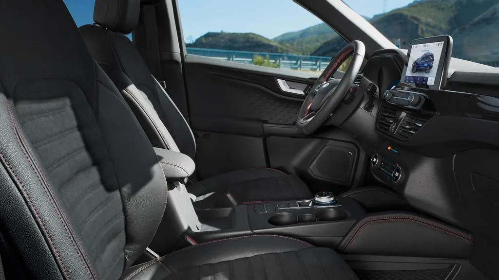 Ford_Kuga_18199_61657.webp