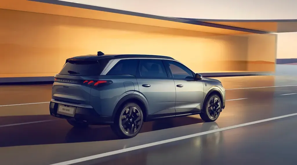 Peugeot_5008_18305_62029.webp